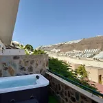 Valley View Holidays شقة